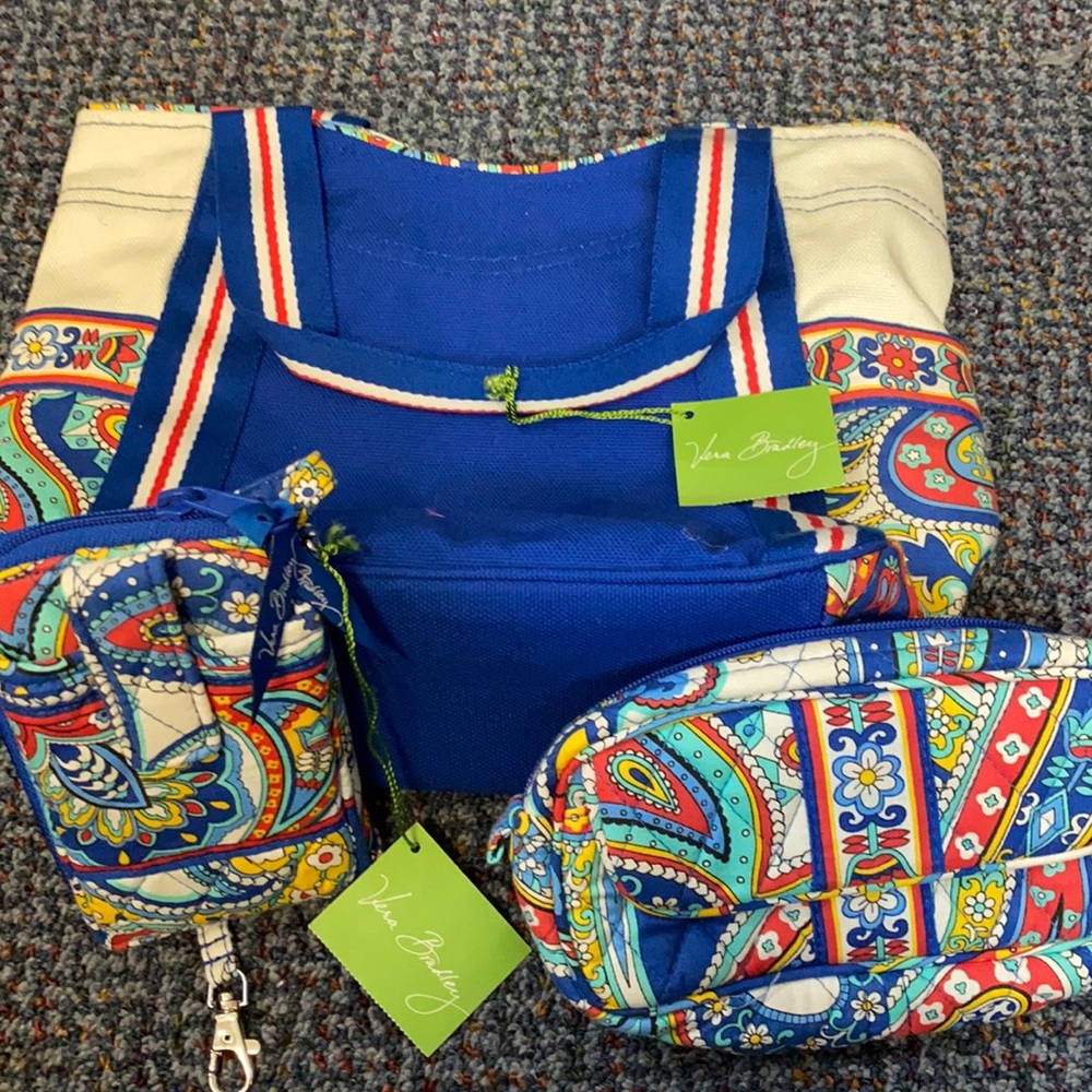 NWT (2/3 pieces) - Vera Bradley great set!